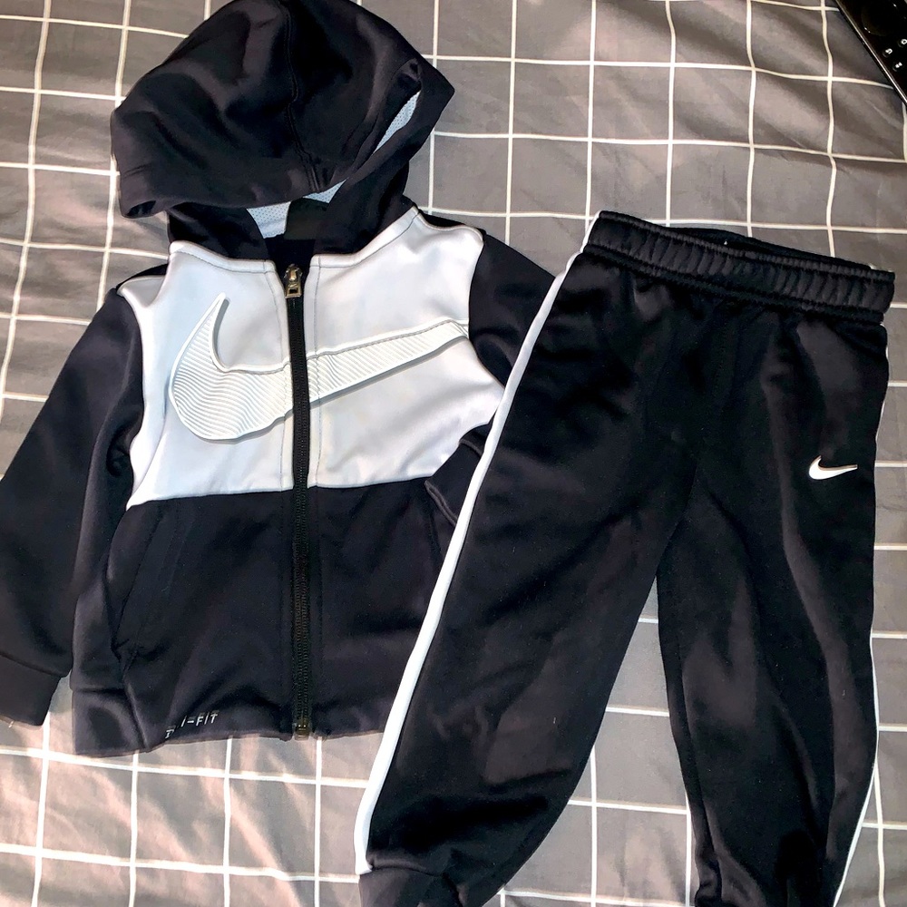 Infant Nike track suit
